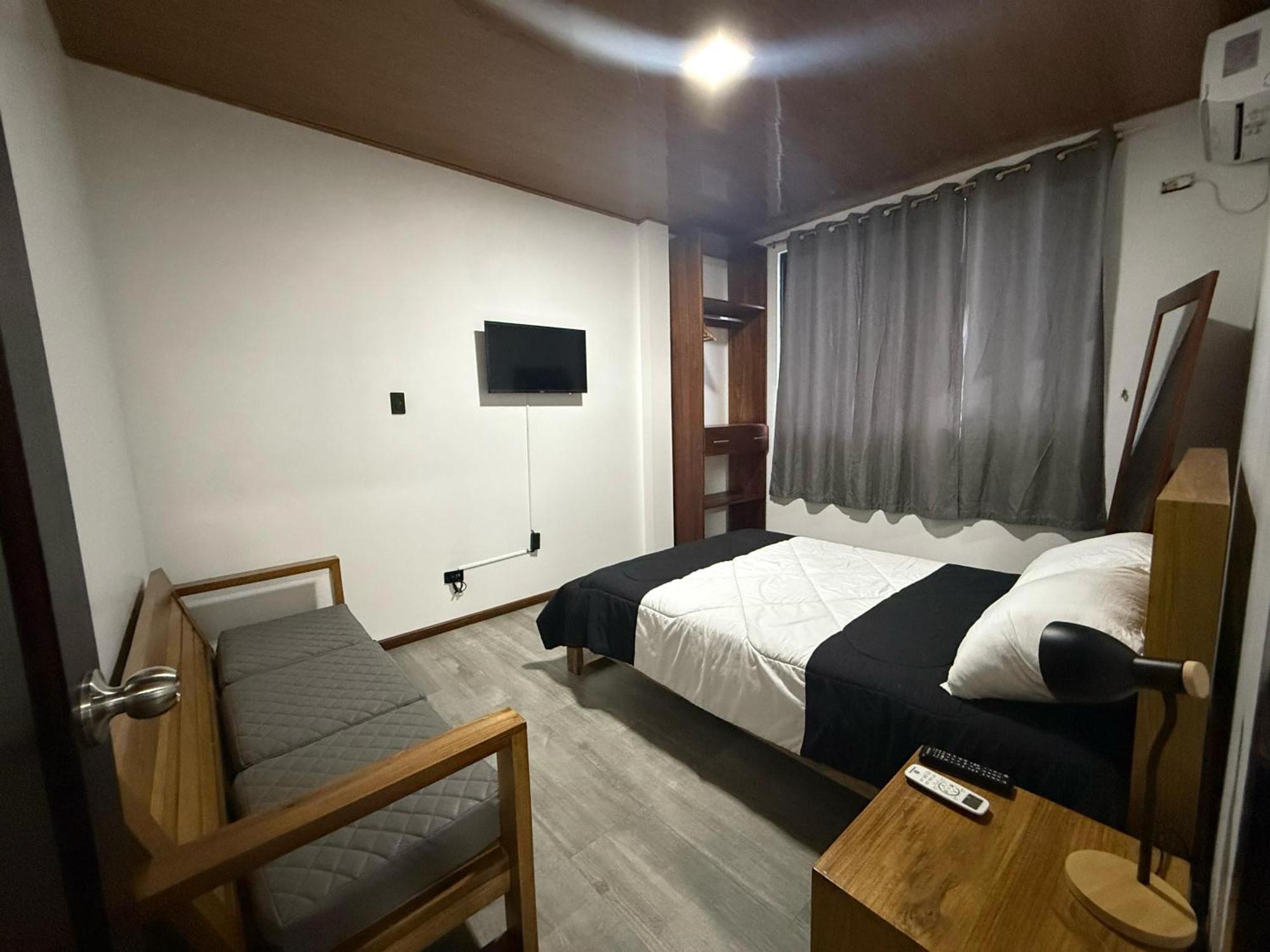 Bunker593 Inn Tena Exteriér fotografie